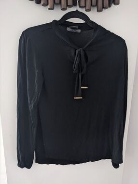 Suzy Shier Women's Black Long Sleeve Tie-Neck Top - Size US M